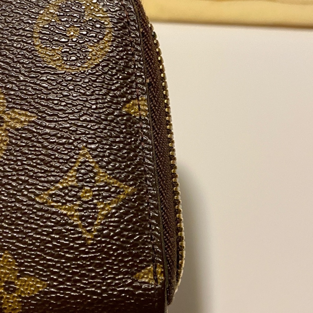 Authentic lv - Picture 13 of 15